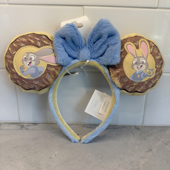 Disney world / Disneyland Loungefly Zootopia 2 Judy Hopps Donut Ears Headband main image 4